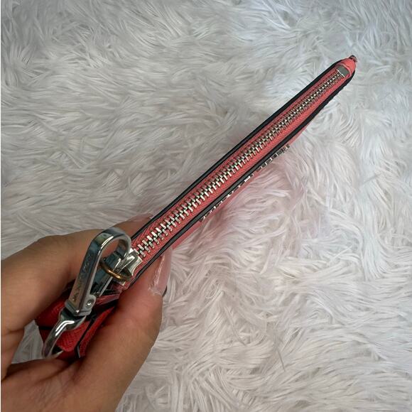 MICHAEL KORS Pink Wristlet - Picture 4 of 5